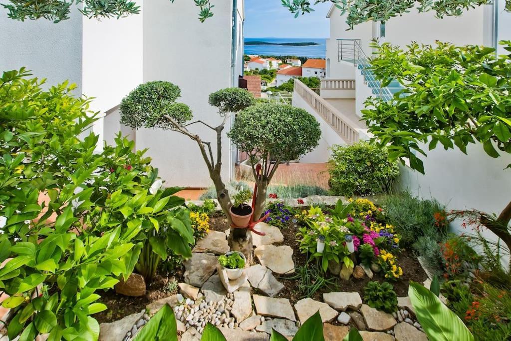 Apartman Tino With Two Sunny Terace Χβαρ Εξωτερικό φωτογραφία