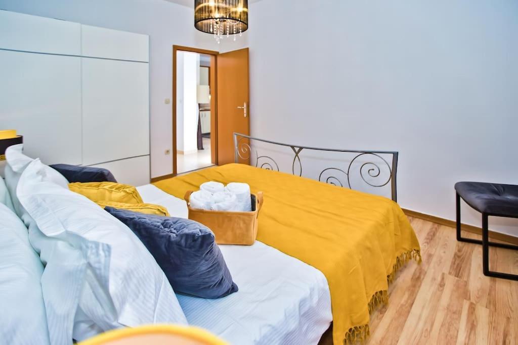 Apartman Tino With Two Sunny Terace Χβαρ Εξωτερικό φωτογραφία