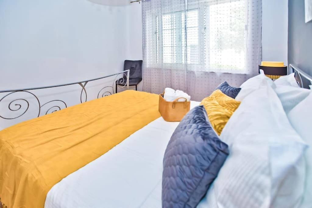 Apartman Tino With Two Sunny Terace Χβαρ Εξωτερικό φωτογραφία